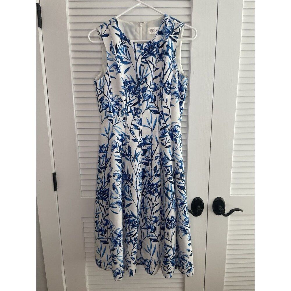 Eliza J Blue White Floral Fit & Flare Midi Dress Sz 6 Sleeveless Lined